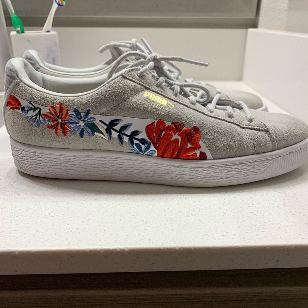 PUMA Suede Velvet Hyper EMB - Picture 2 of 6
